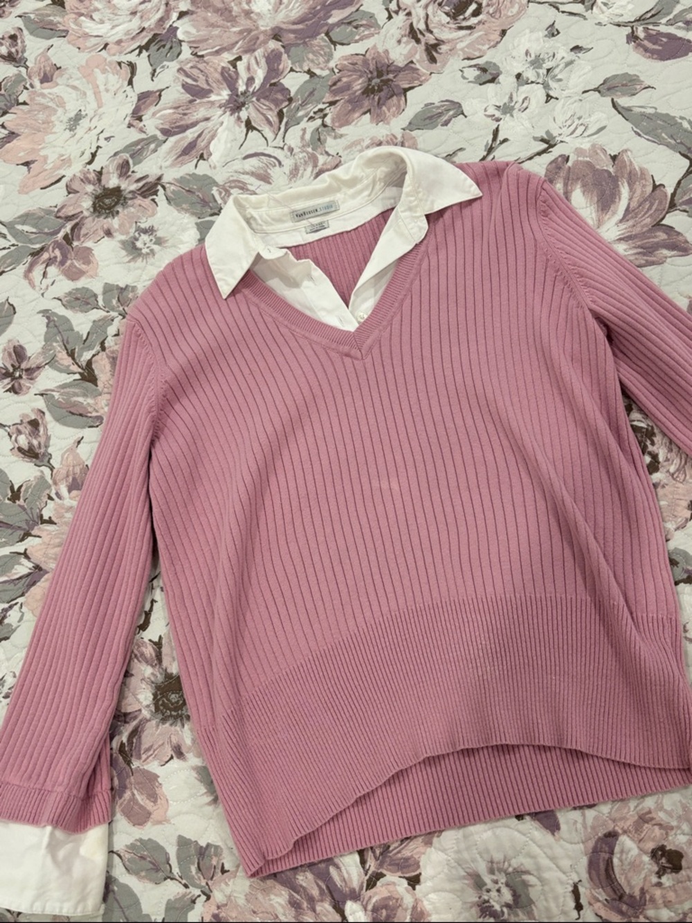 Pink Ribbed V-Neck Sweater - Picture 3 of 3